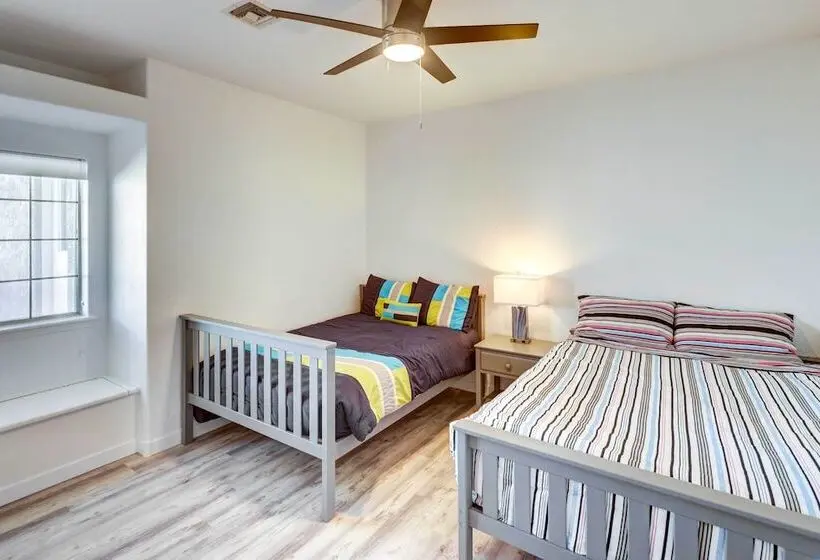 Lake Havasu Home W/ Heated Pool & Putting Green