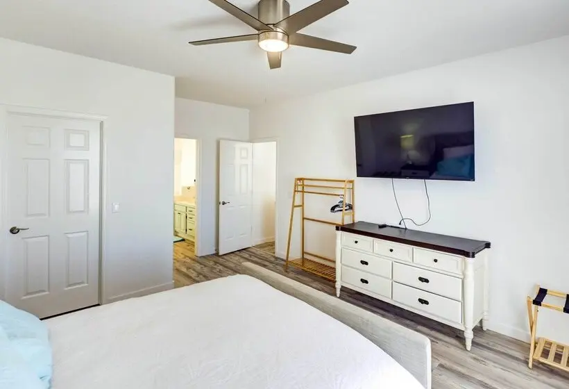 Lake Havasu Home W/ Heated Pool & Putting Green
