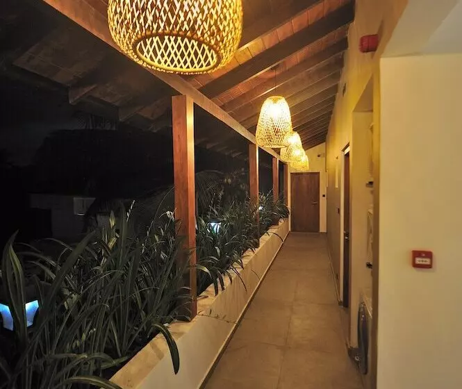 Hotelli Tantalize Beach