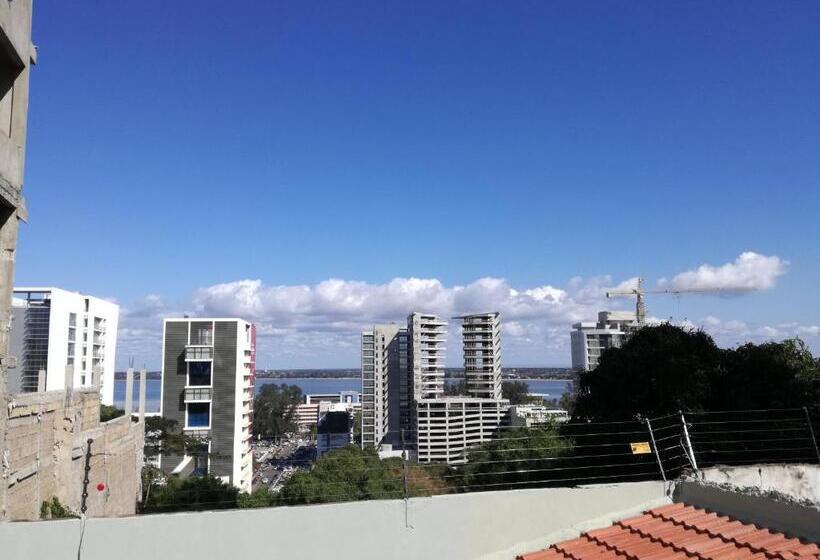 호스텔 The Base Backpackers