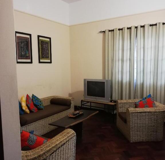 호스텔 The Base Backpackers