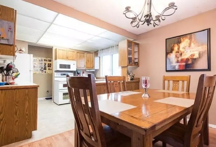 تختخواب و صبحانه Wild North Bed & Rest