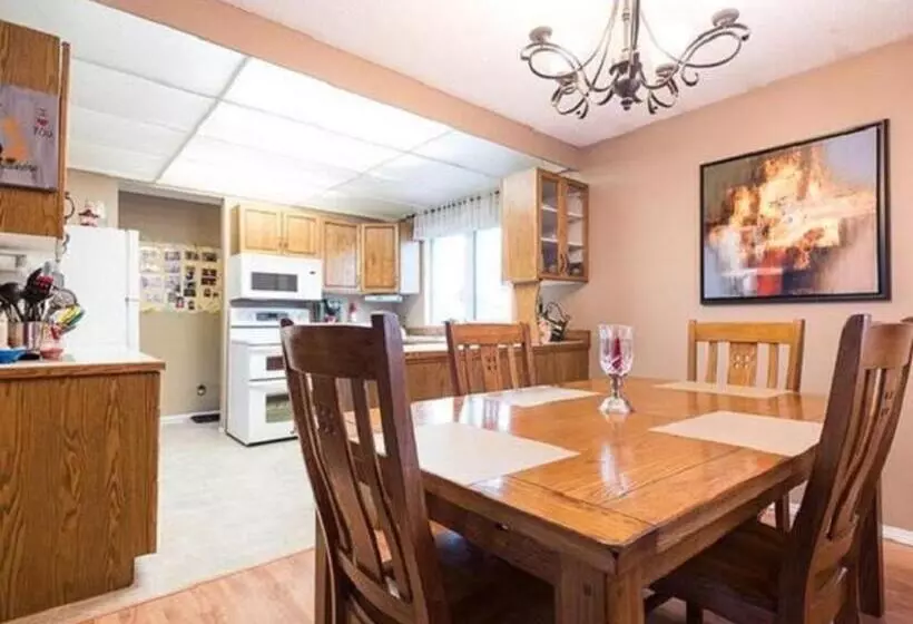 تختخواب و صبحانه Wild North Bed & Rest