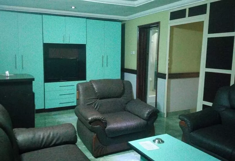 Brighton Hotel And Suites