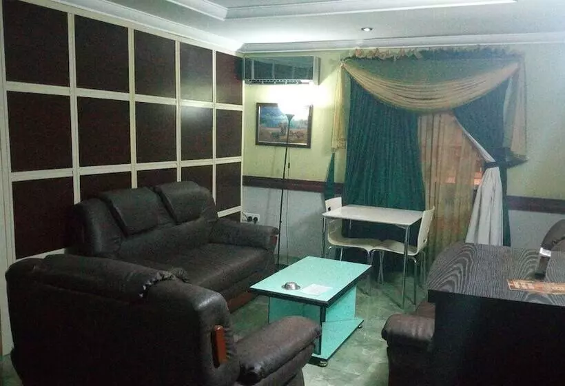 Brighton Hotel And Suites