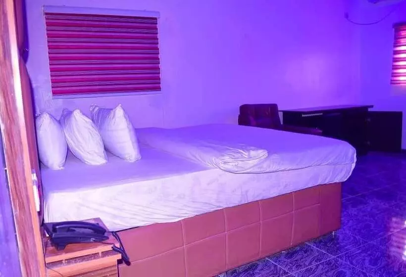 Brighton Hotel And Suites