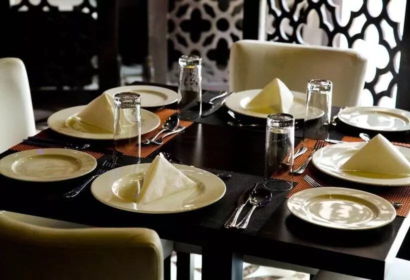 Rollace Hotel Lagos Intl