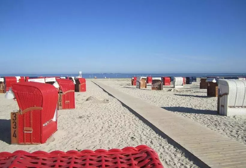 Hotelli Vier Jahreszeiten Bensersiel