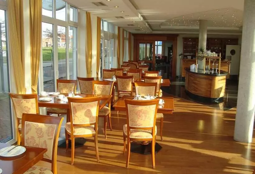 Hotelli Vier Jahreszeiten Bensersiel