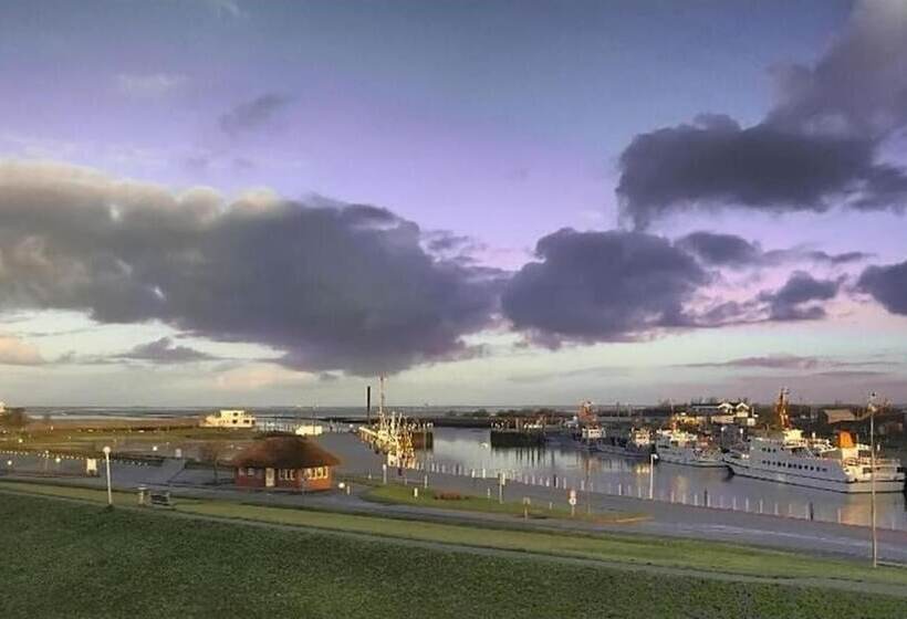 ホテル Vier Jahreszeiten Bensersiel