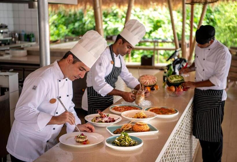 Emerald Maldives Resort & Spa Deluxe All Inclusive