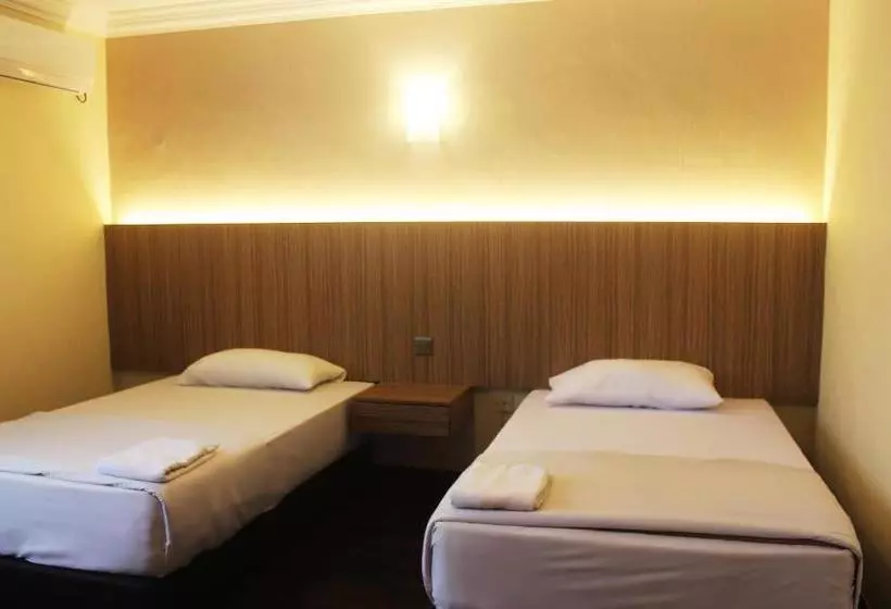 ホテル Golden Palms