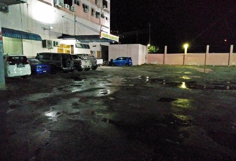 בית מלון כפרי Golden Palms