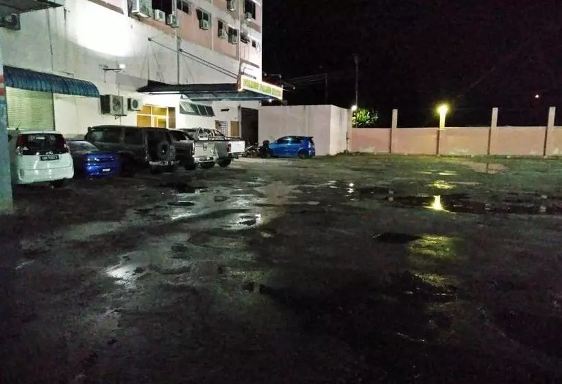 ホテル Golden Palms