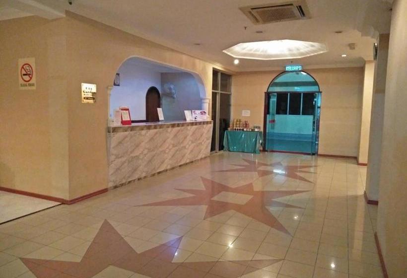 בית מלון כפרי Golden Palms