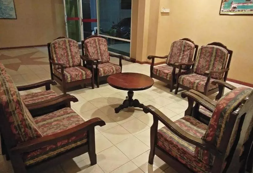 ホテル Golden Palms