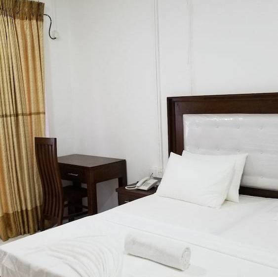 فندق Metro Marine Dr