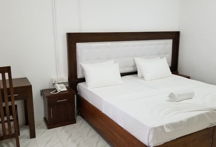 فندق Metro Marine Dr