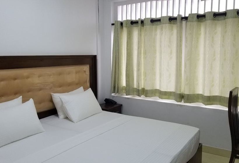 فندق Metro Marine Dr