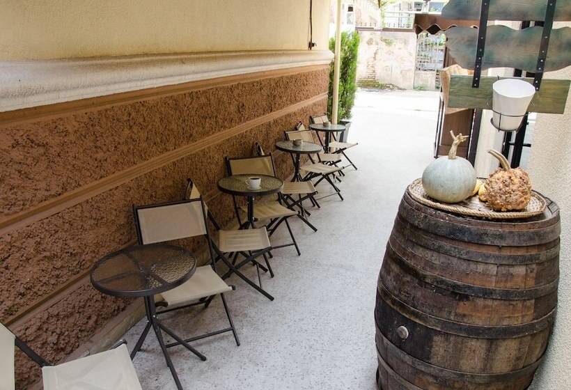 هتل Imperial House