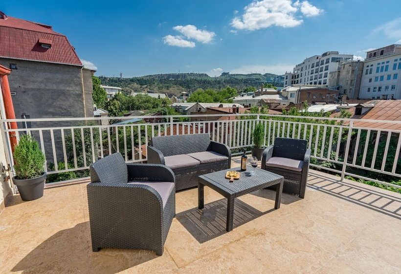 هتل Imperial House