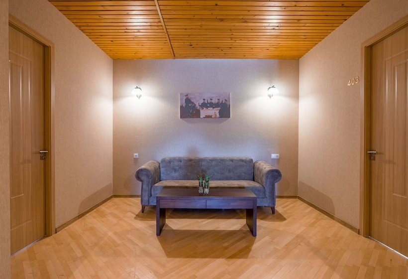 هتل Imperial House