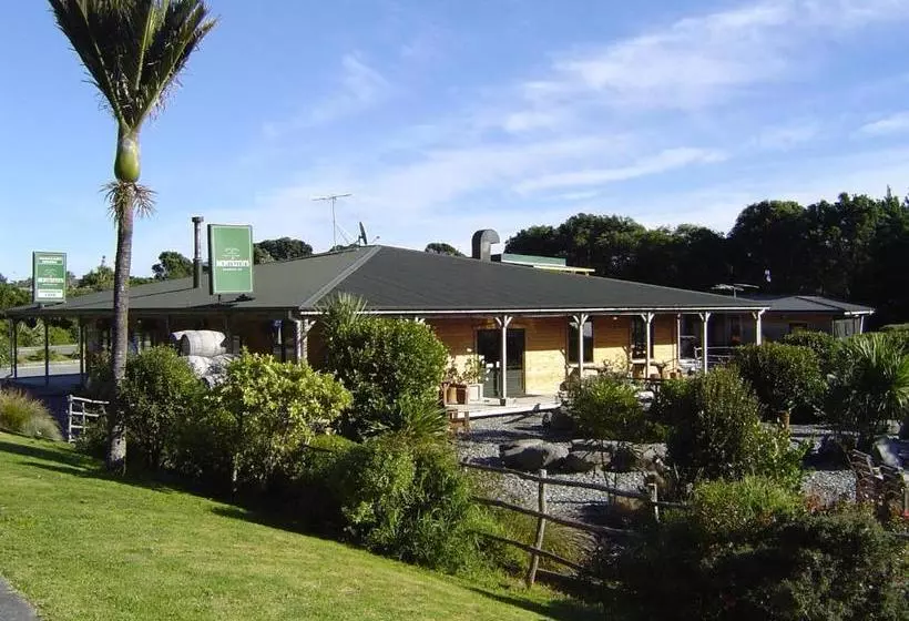 Punakaiki Rocks Hotel & Garden Bar