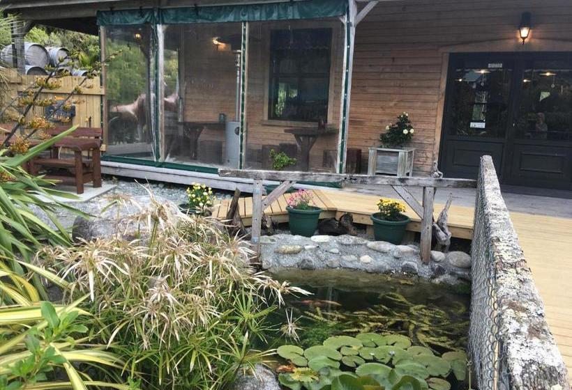 Punakaiki Rocks Hotel & Garden Bar