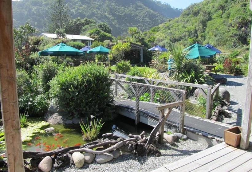 Punakaiki Rocks Hotel & Garden Bar