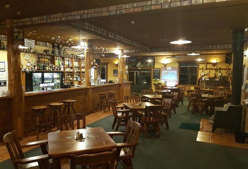 Punakaiki Rocks Hotel & Garden Bar