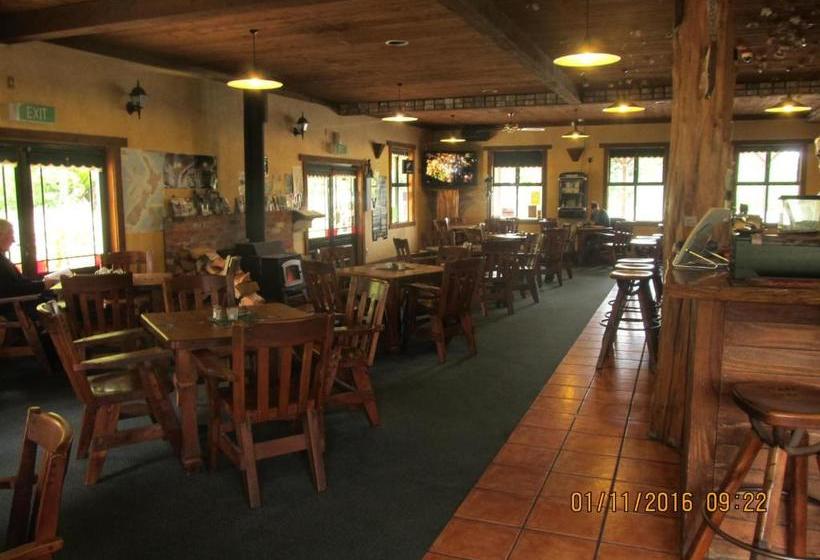 Punakaiki Rocks Hotel & Garden Bar