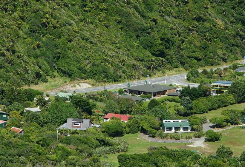 Punakaiki Rocks Hotel & Garden Bar