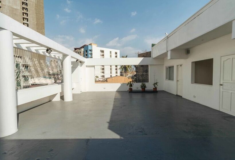 בית מלון כפרי Reddoorz Plus @ Boni Avenue Mandaluyong