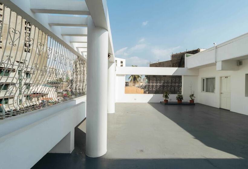 בית מלון כפרי Reddoorz Plus @ Boni Avenue Mandaluyong