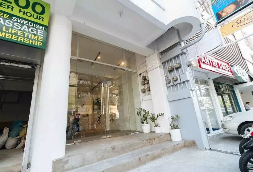 ホテル Reddoorz Plus @ Boni Avenue Mandaluyong