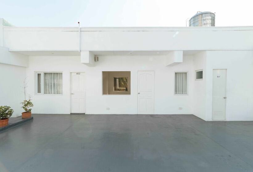 בית מלון כפרי Reddoorz Plus @ Boni Avenue Mandaluyong