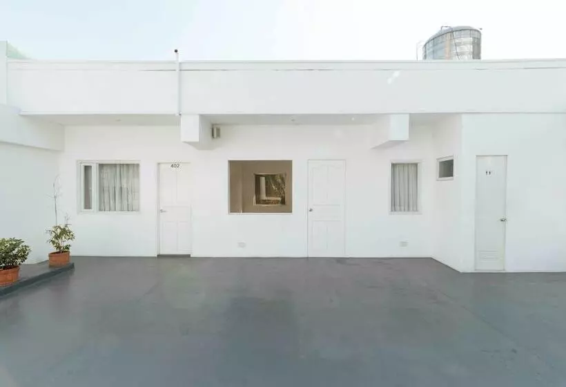 ホテル Reddoorz Plus @ Boni Avenue Mandaluyong