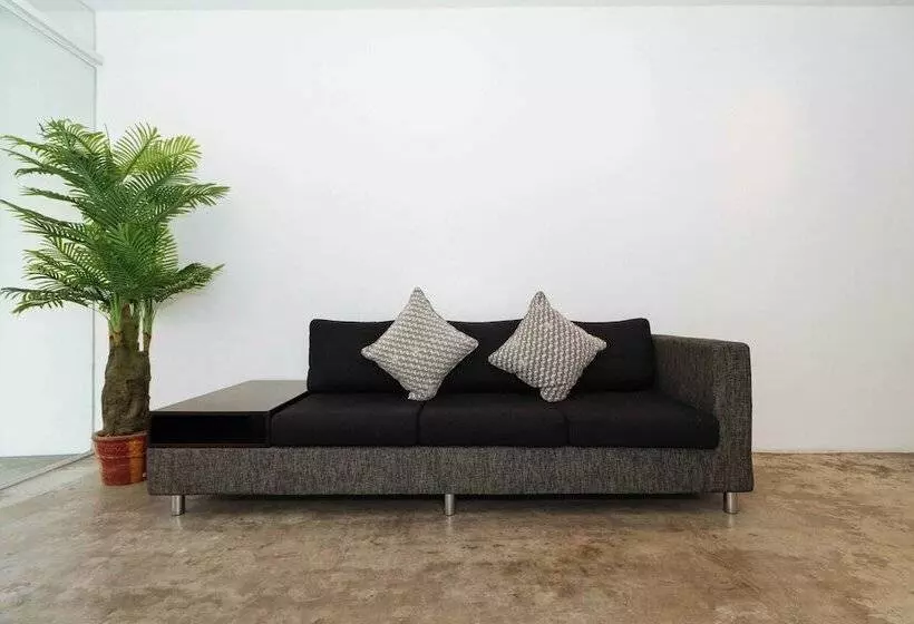 ホテル Reddoorz Plus @ Boni Avenue Mandaluyong