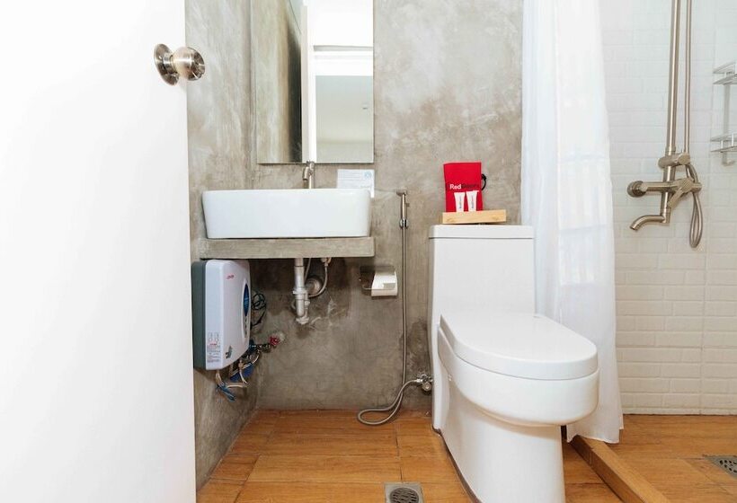 בית מלון כפרי Reddoorz Plus @ Boni Avenue Mandaluyong