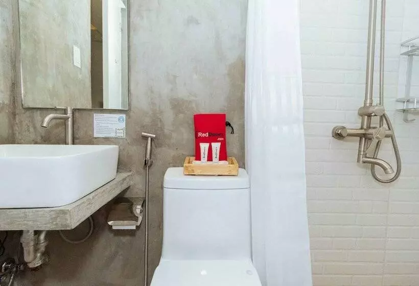 ホテル Reddoorz Plus @ Boni Avenue Mandaluyong