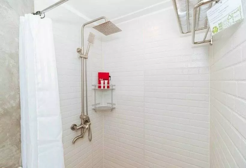 ホテル Reddoorz Plus @ Boni Avenue Mandaluyong