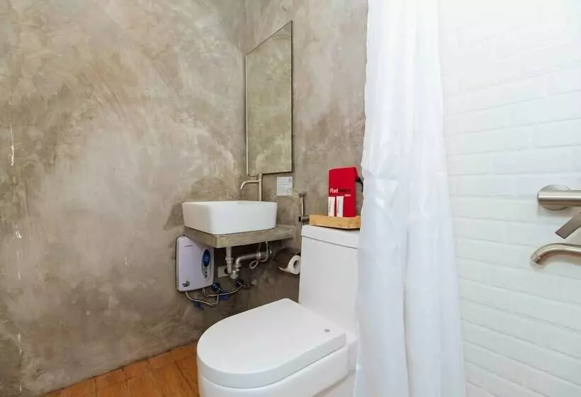 ホテル Reddoorz Plus @ Boni Avenue Mandaluyong