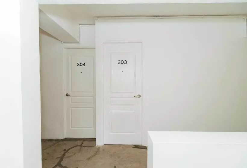 ホテル Reddoorz Plus @ Boni Avenue Mandaluyong