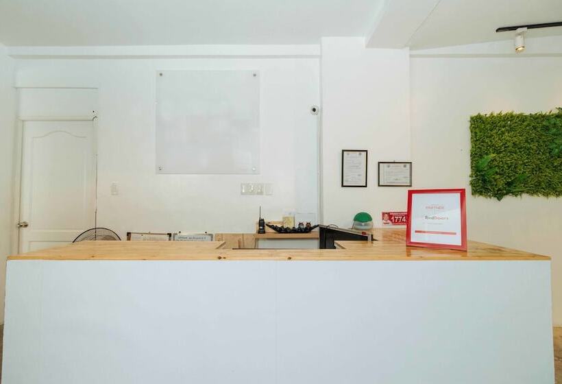 בית מלון כפרי Reddoorz Plus @ Boni Avenue Mandaluyong