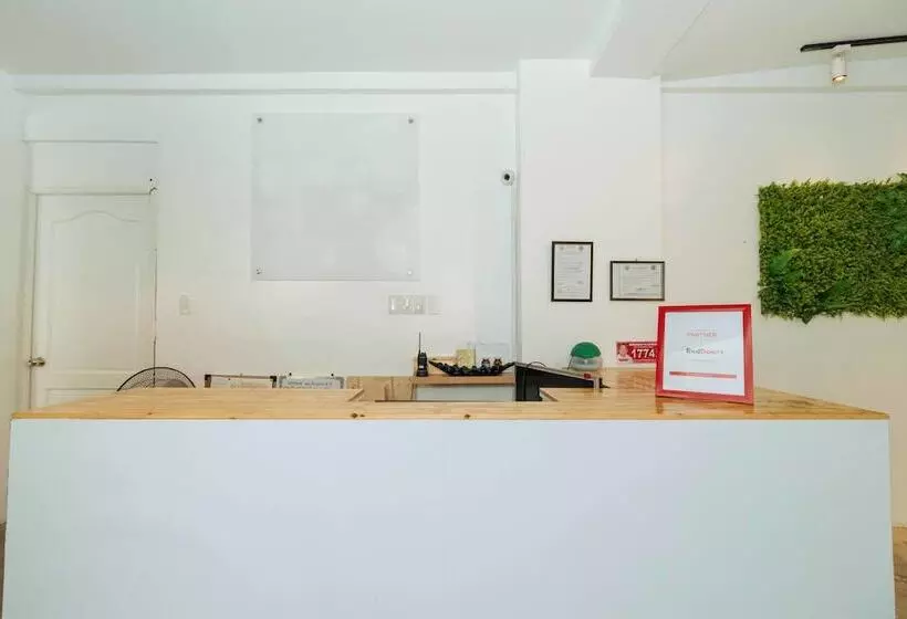 ホテル Reddoorz Plus @ Boni Avenue Mandaluyong