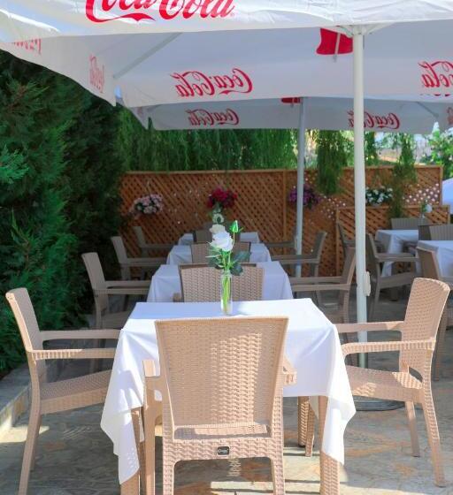 Atlantis Hotel & Apartments