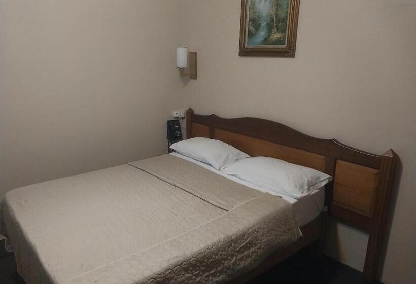 تختخواب و صبحانه Auberge Madelon