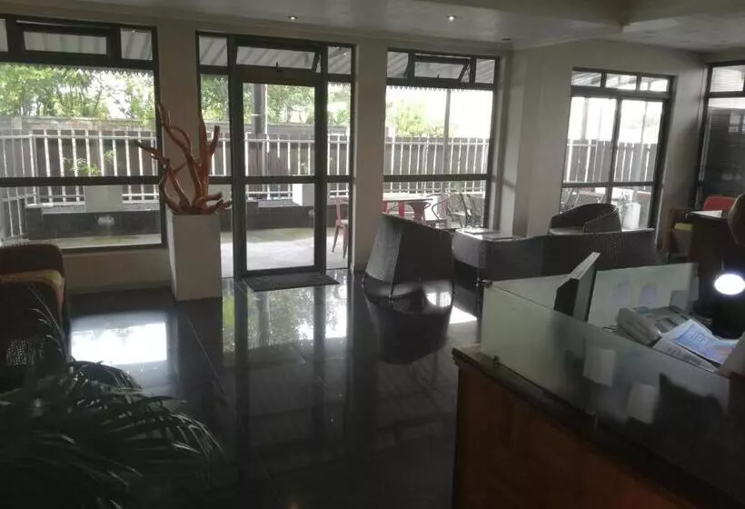 تختخواب و صبحانه Auberge Madelon