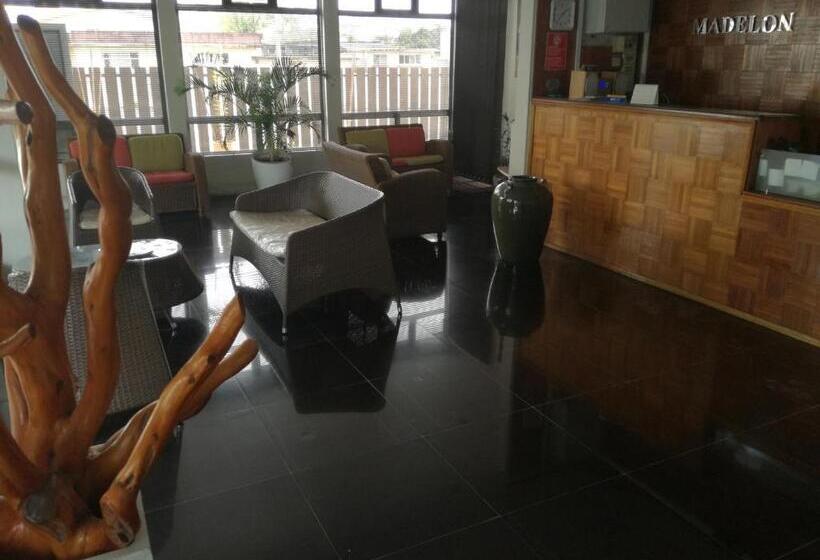 تختخواب و صبحانه Auberge Madelon