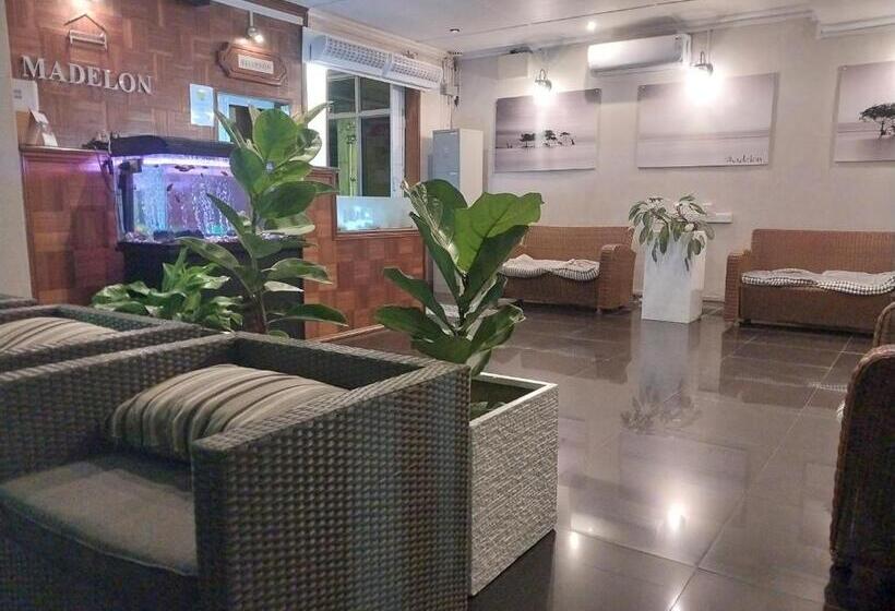 تختخواب و صبحانه Auberge Madelon